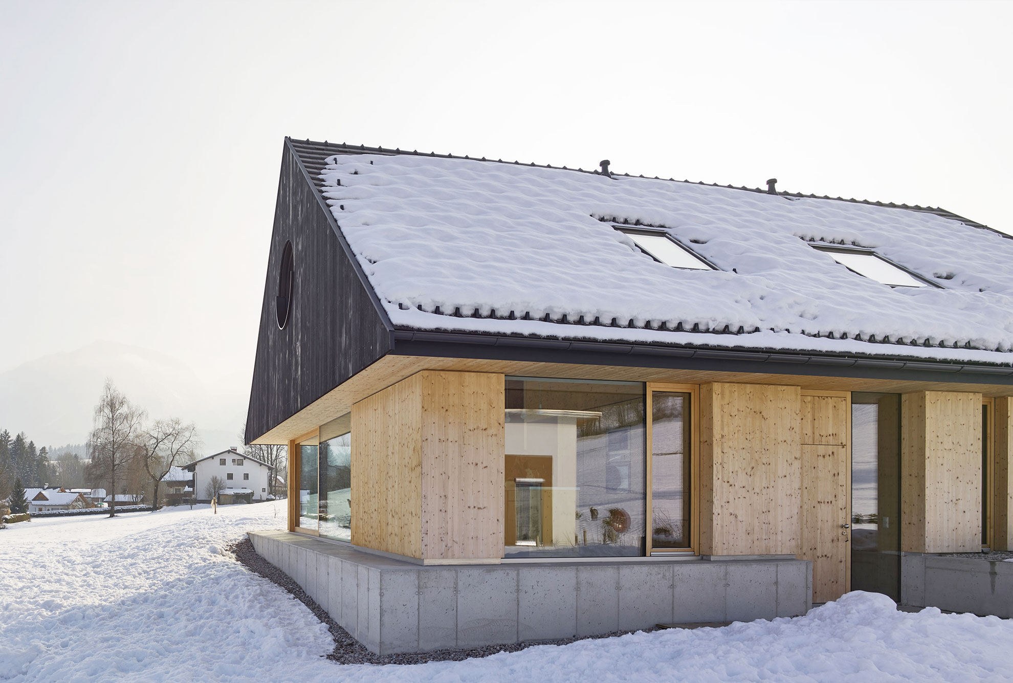 haus-mit-GIEBEL-side-view