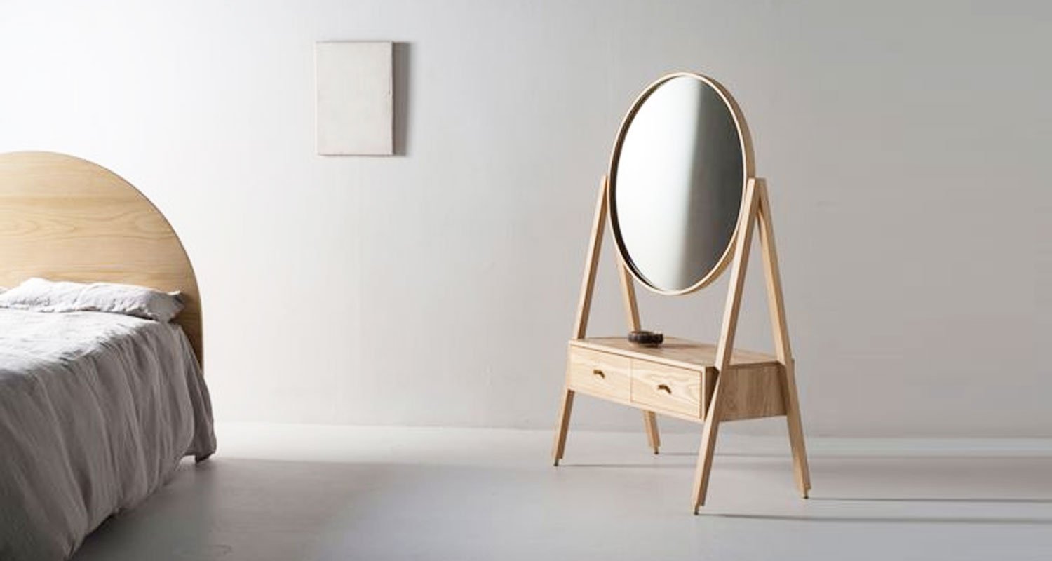 DRESSING-TABLE-Douglas-Snelling-Bec-Dowie-display