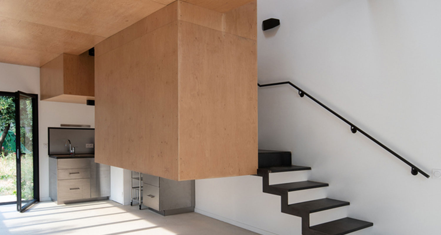 Montre-Oeuil-wooden-loft-kitchen