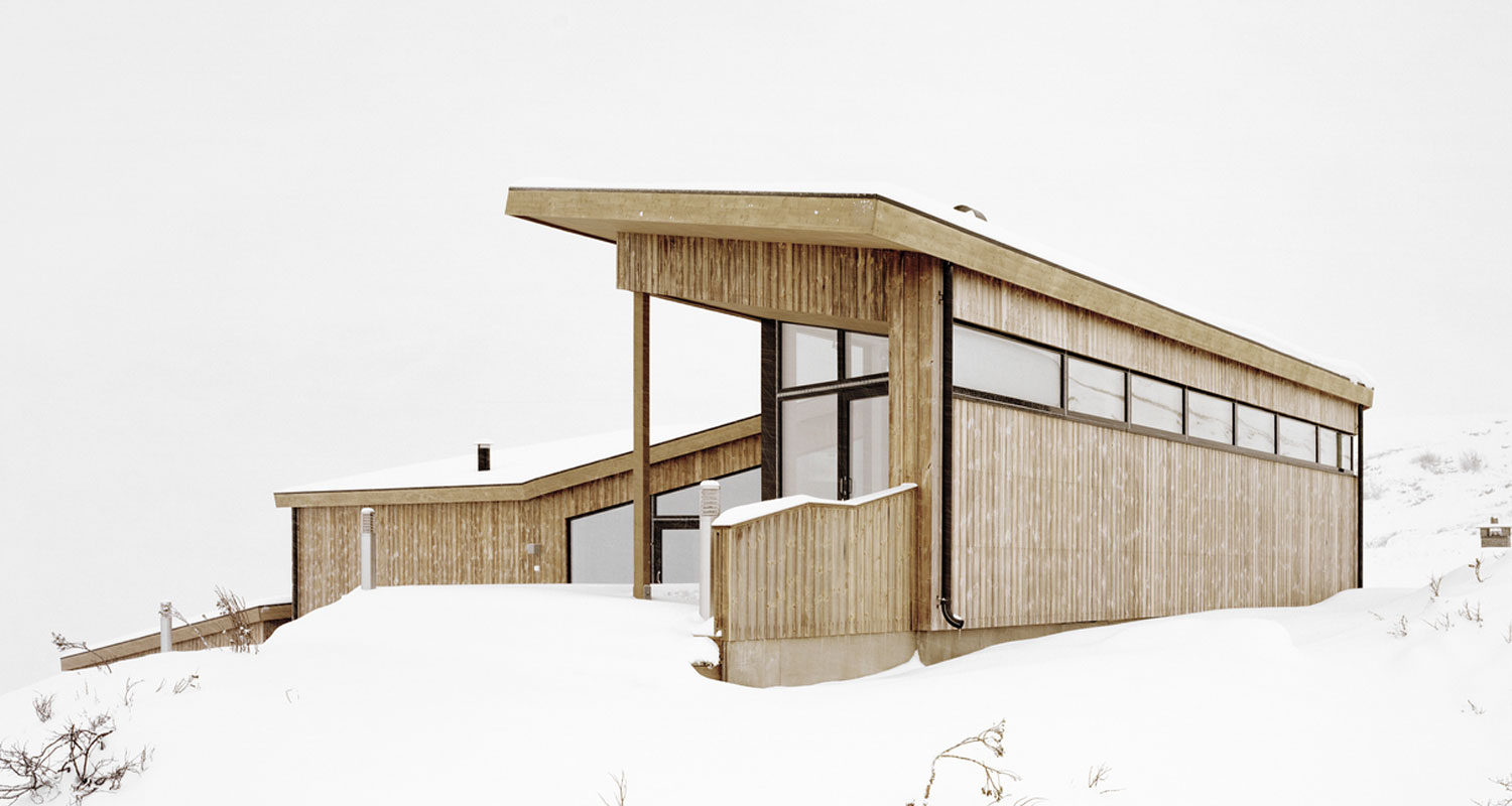 Gubrandslie-Cabin-Helen-Hard-architects-side-view-1