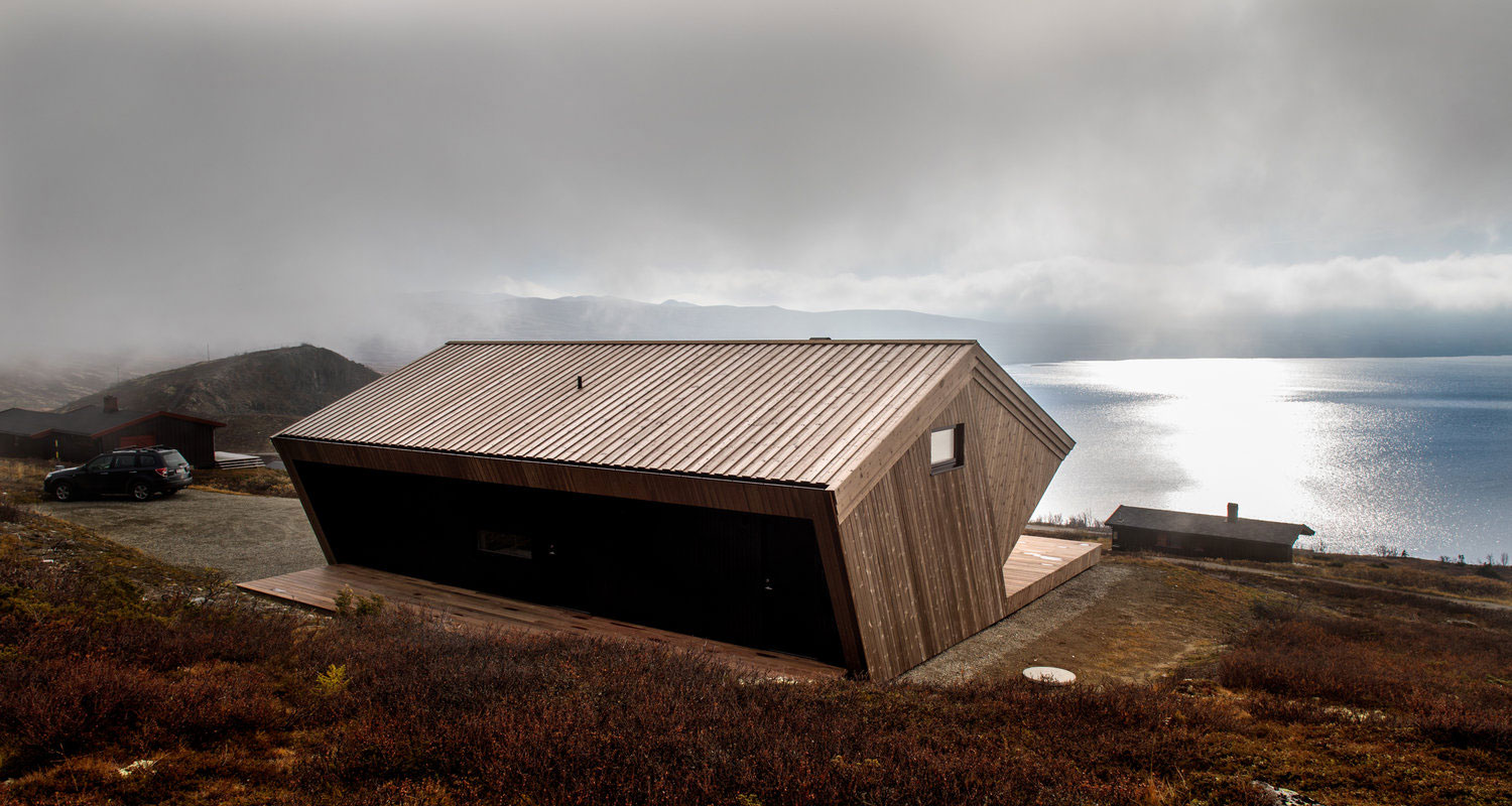 hooded-cabin-Arkitektærelset-Norwegian-architectural-studio-12
