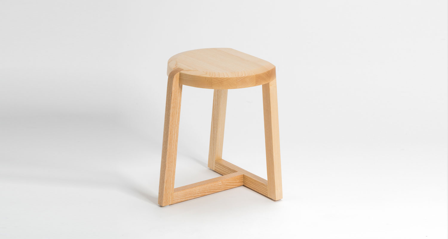Oyster-Geckeler-Michels-stool-ash-wood-1